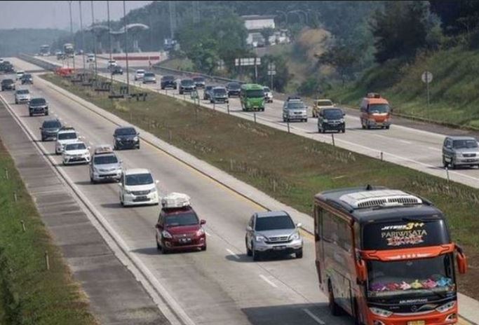 Sudah 285 Ribu Kendaraan Tinggalkan Jakarta, Jalur Ini Jadi Favorit Pemudik