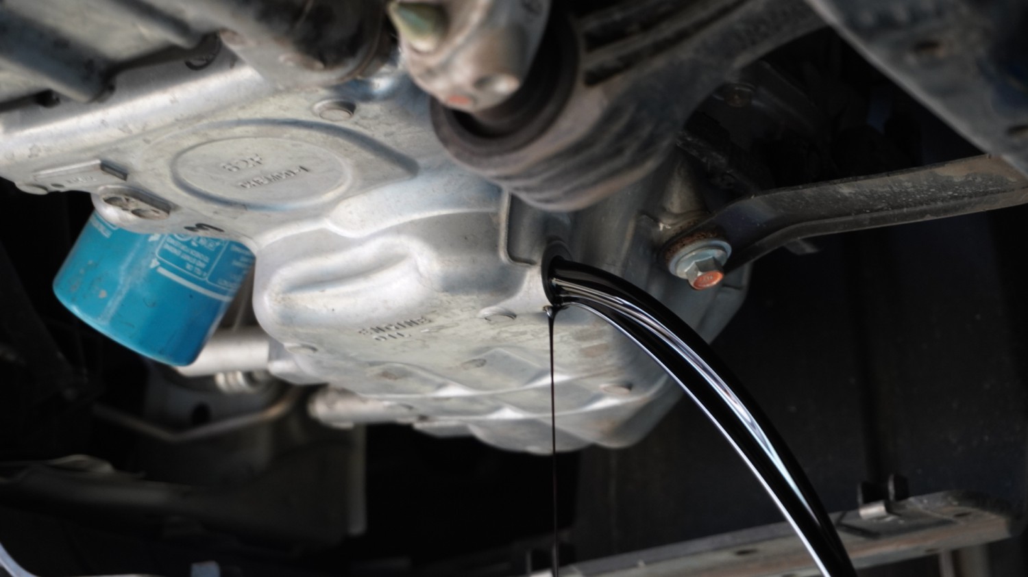 Mesin Mobil Terasa Kasar Bisa Jadi Oli Sudah Tidak Optimal Lagi