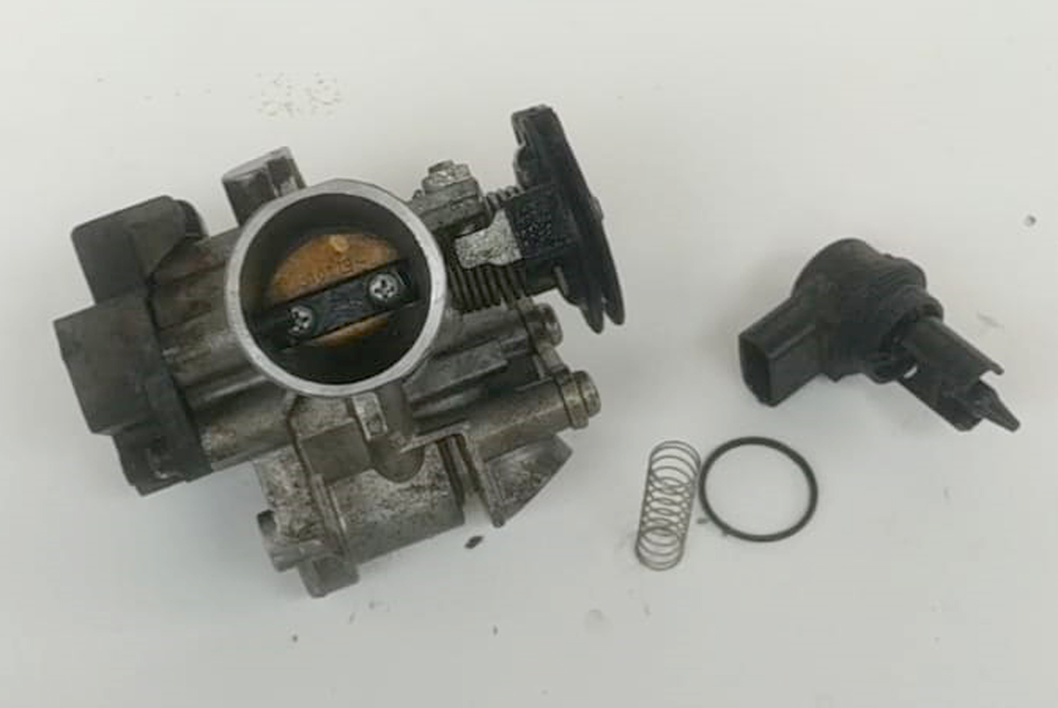 Ini Gejala Yang Muncul Saat Throttle Body Di Motor Bekas Sudah kotor