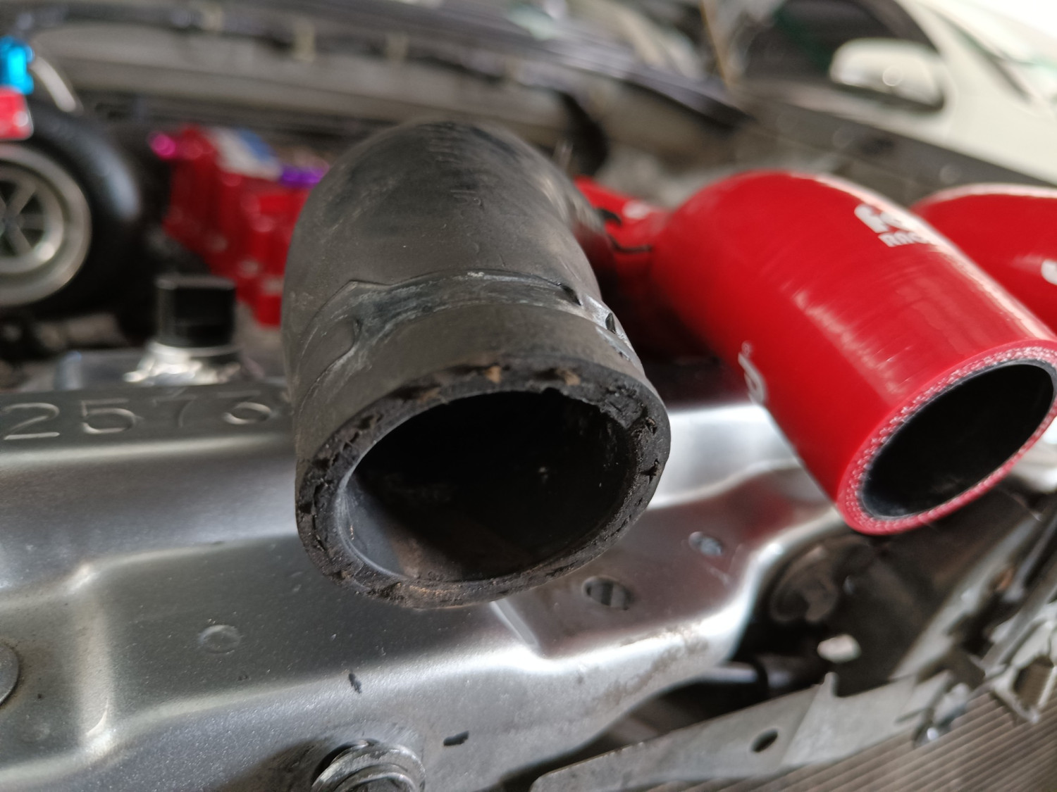Sering Tambah Radiator Coolant Berkala, Bisa Akibat Bocor dari Sini
