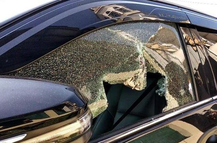 Sering Disepelekan, Cara Parkir Begini Bisa Bikin Mobil Jadi Target Pecah Kaca