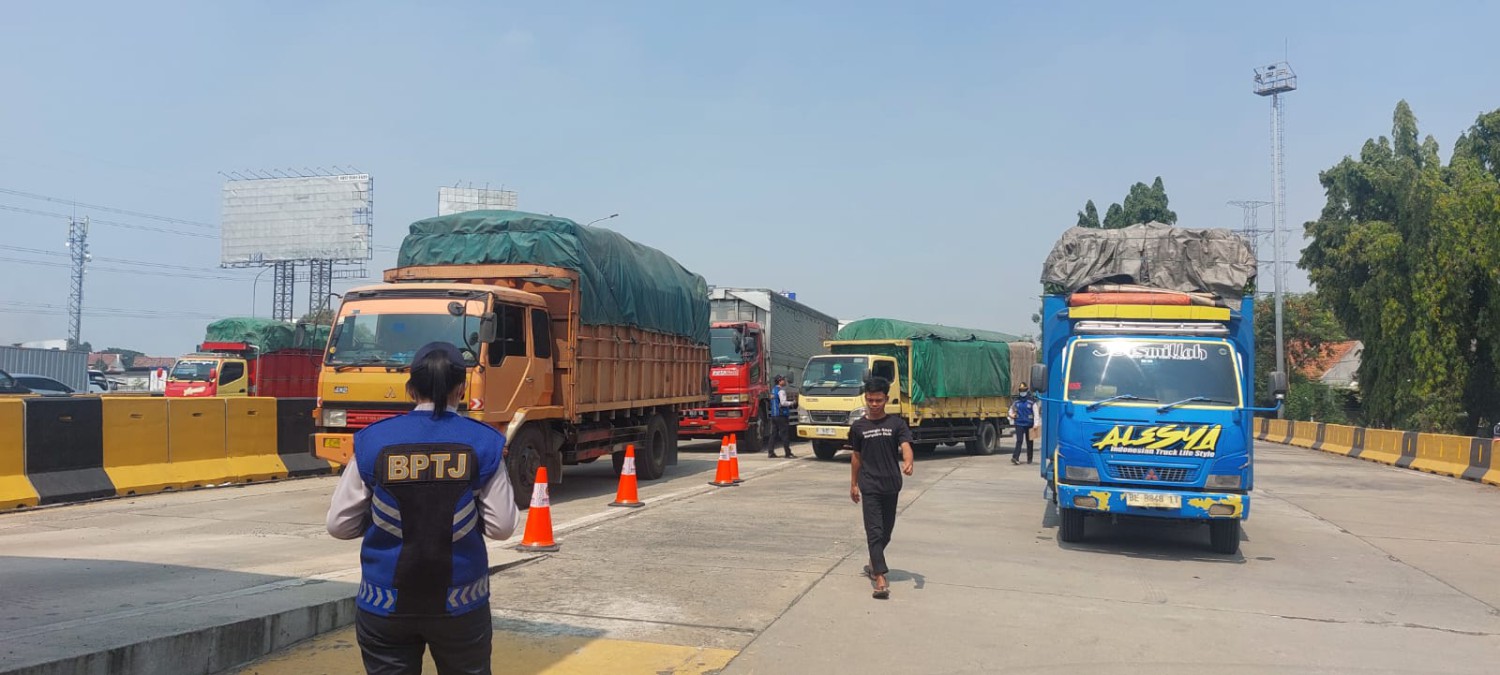 Tidak Semuanya Dilarang, Ini Daftar Truk yang Boleh Lewat Tol Saat Lebaran