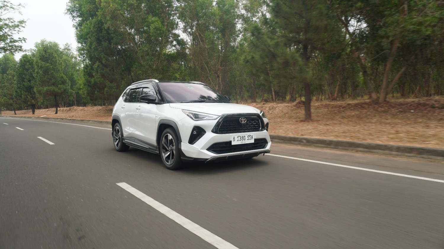 Duel Irit BBM Toyota Yaris Cross Hybrid Vs Honda HR-V Hybrid