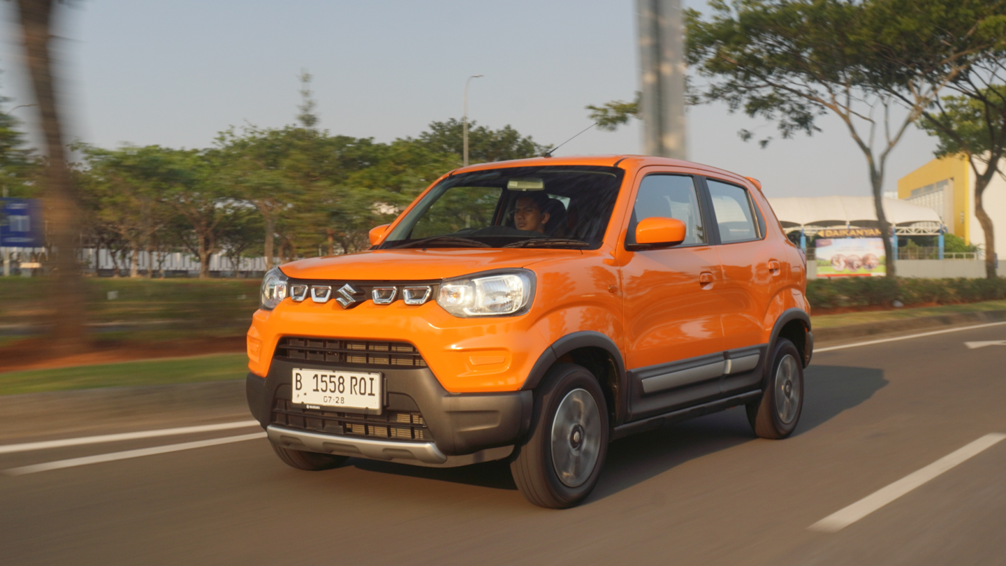 Resilien Ketika Krisis BBM Melanda, Intip Lagi Iritnya Suzuki S-Presso