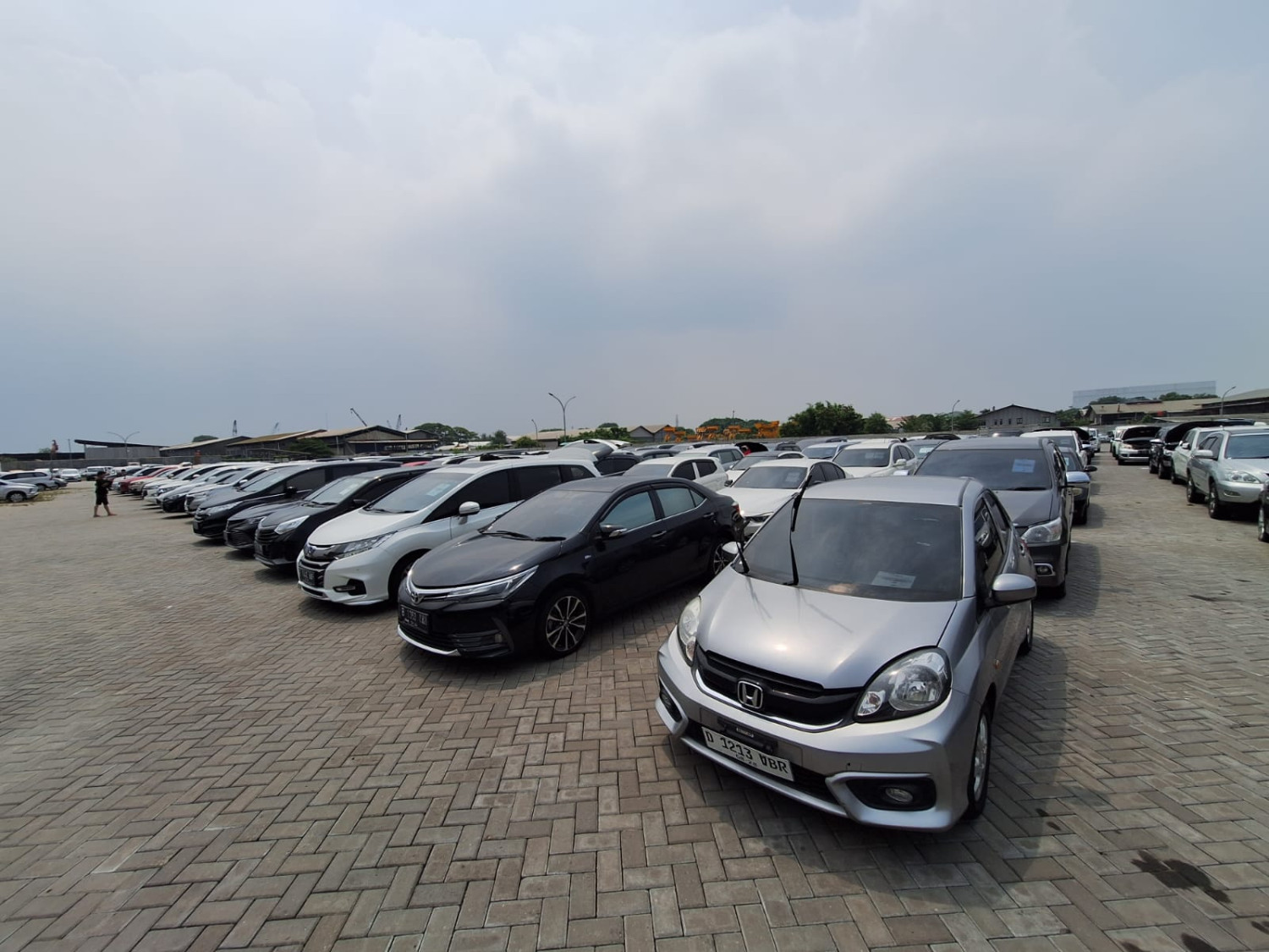 Mobil Bekas Terlaris di Balai Lelang Awal 2026, Double Cabin Diesel Ini Ikutan Banyak Dicari