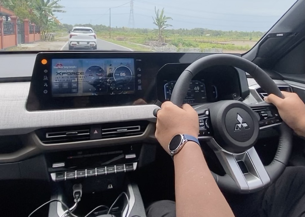 Fitur Canggih di Mitsubishi XForce Ini Sangat Membantu Ladies di Musim Hujan