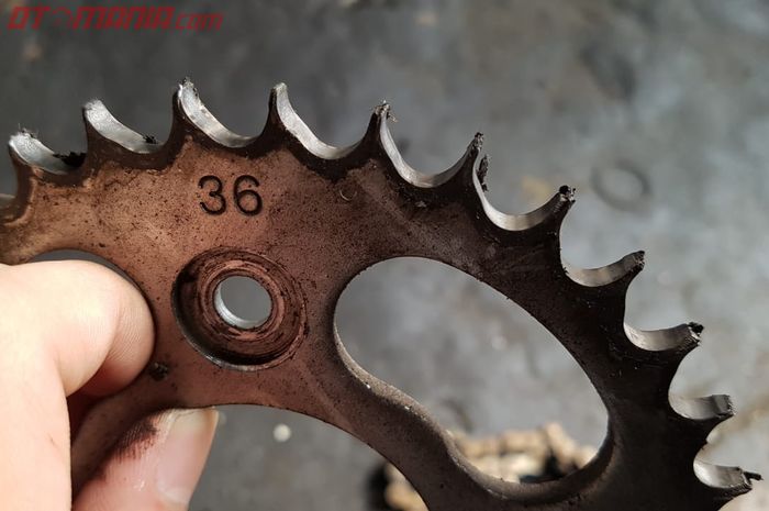 Jangan Tunggu Putus, Ini Ciri-ciri Rantai Motor Bekas Harus Diganti