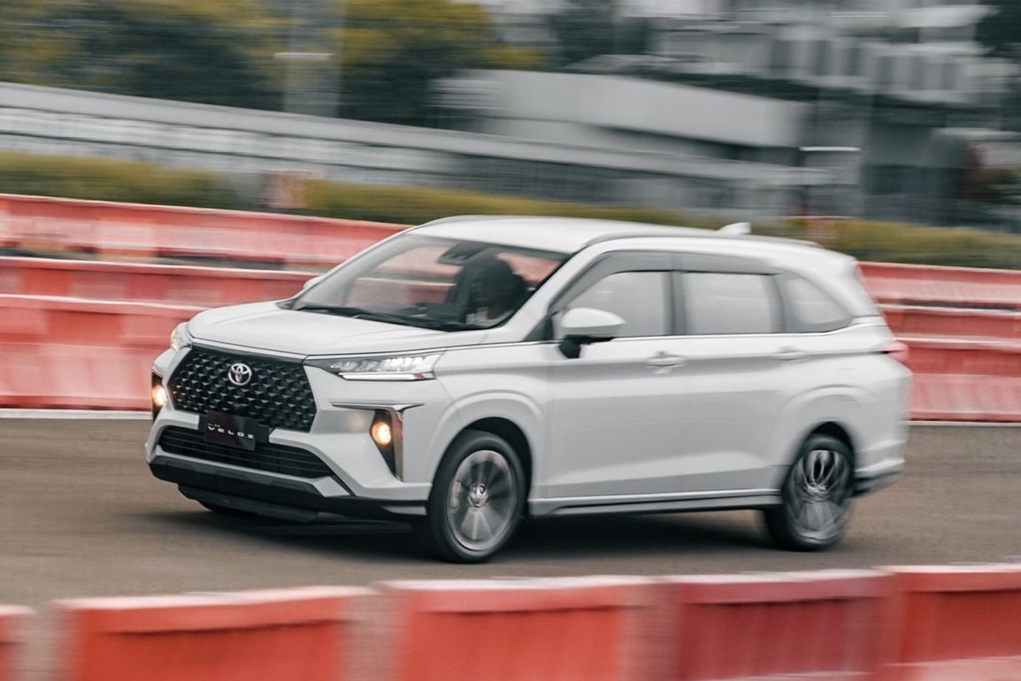 Toyota Veloz Hybrid Datang, Versi Non Hybrid Tetap Dijual, Segini Harganya