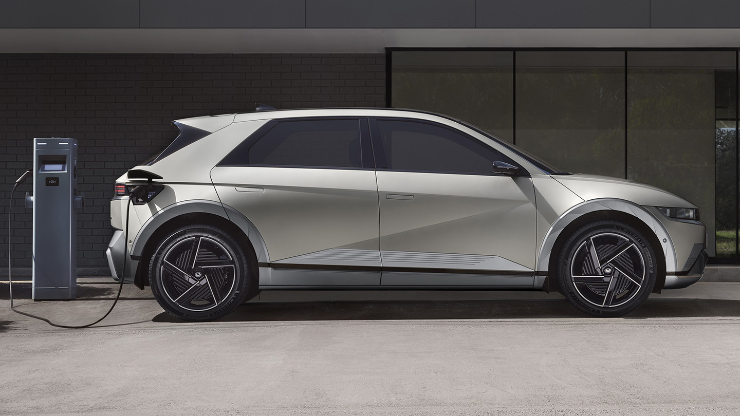 Pembiayaan EV di Adira Finance Mulai Bergerak, Jakarta Jadi Paling Kencang