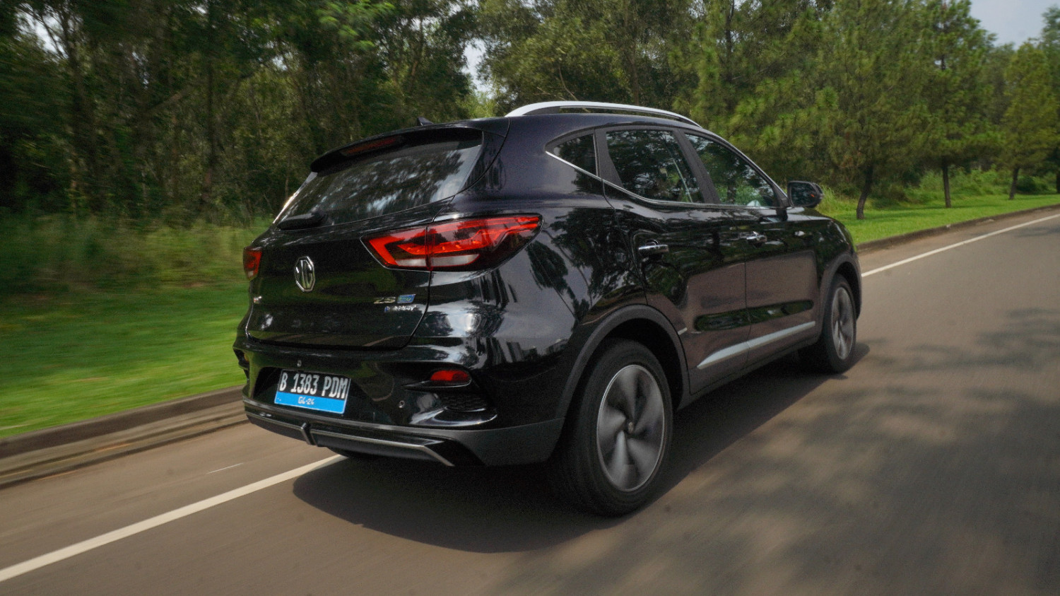 Gak Kalah Ganteng Dari Rivalnya, Segini Konsumsi Listrik MG ZS EV