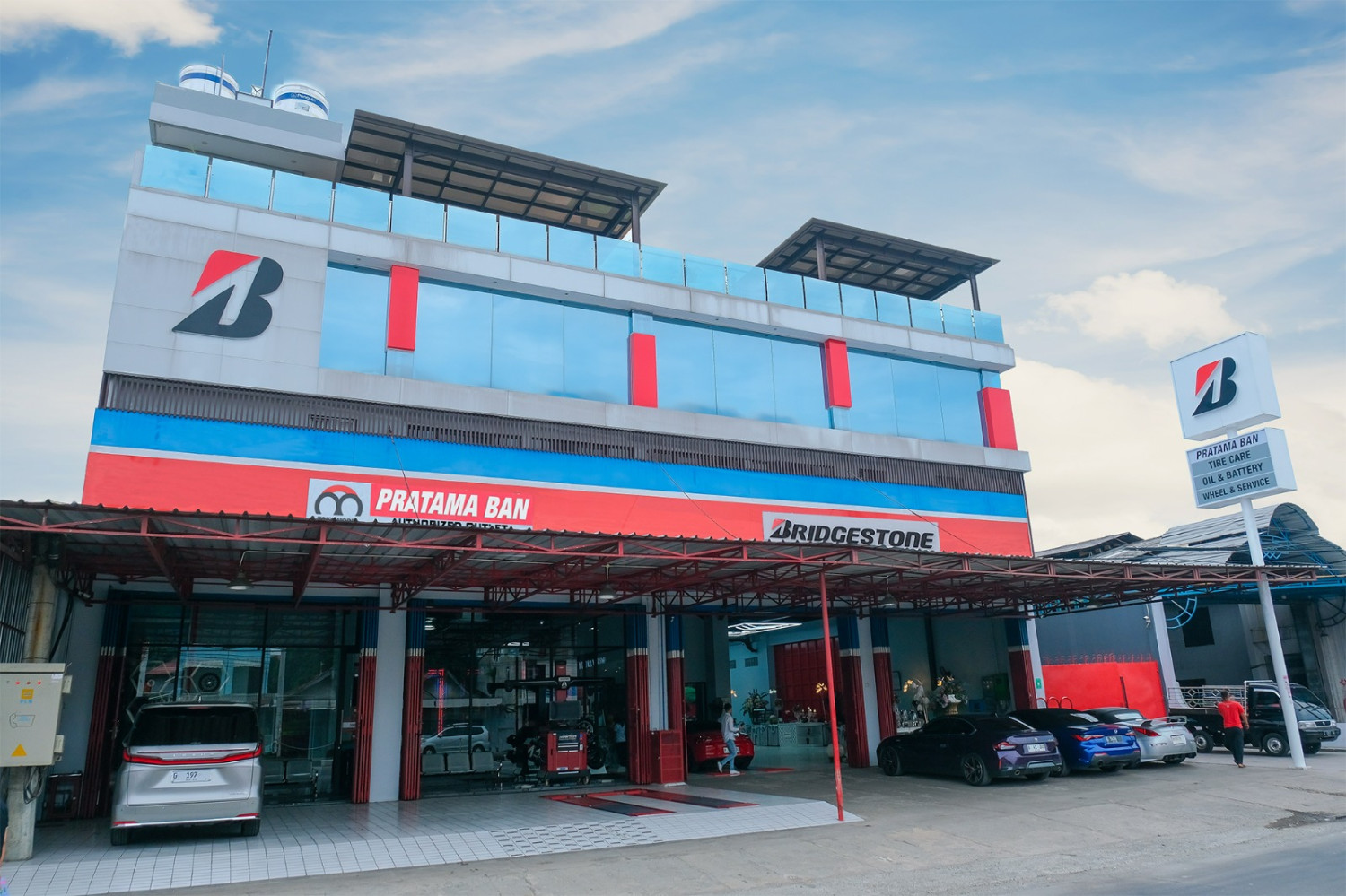 Bukan Cuma Pabrik, Bridgestone Sudah Punya 400 TOMO dan 1.500 Toko di Indonesia
