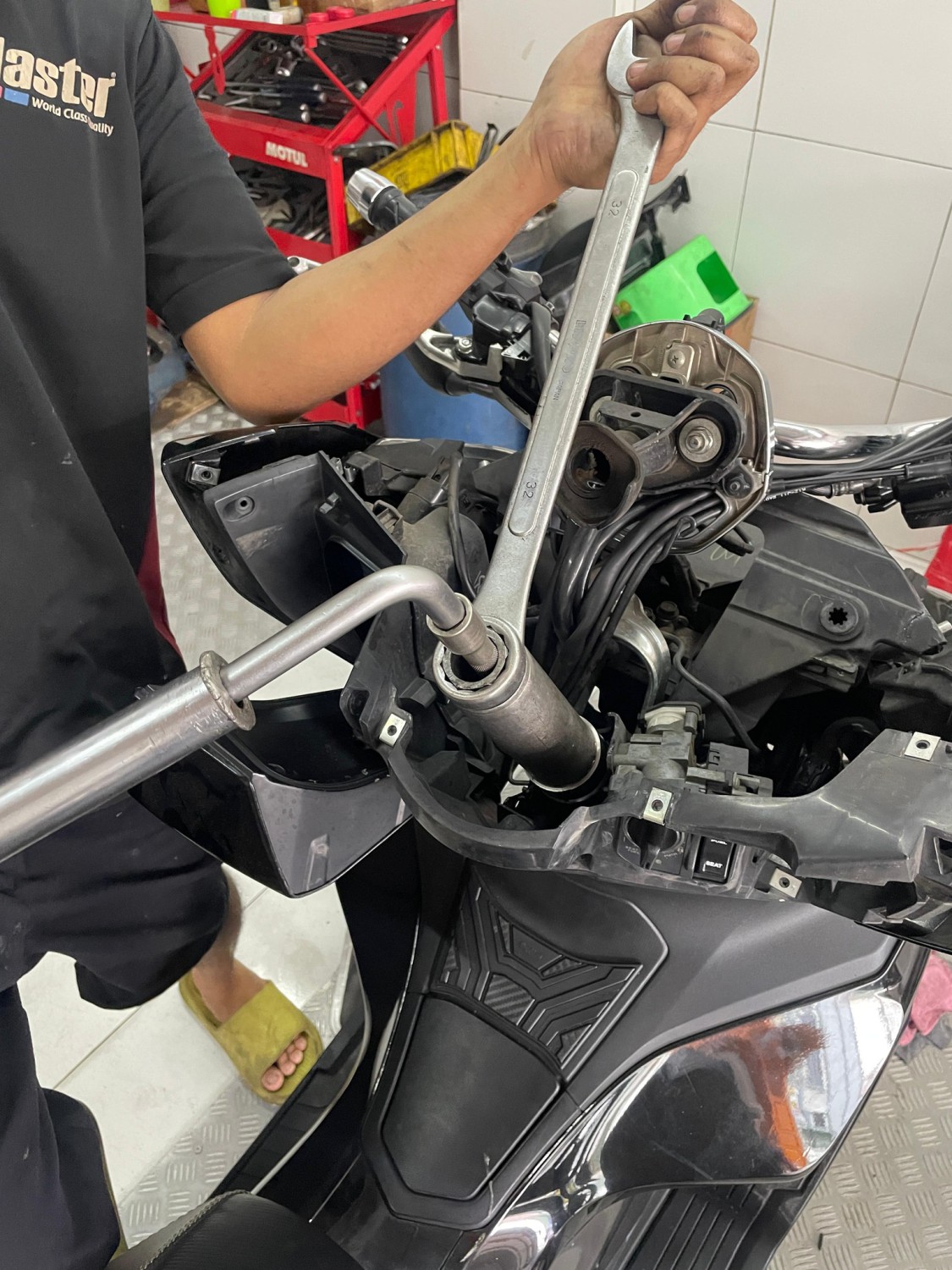 Baru Ganti, Komstir Motor Sudah Oblak Lagi, Simak Penyebabnya