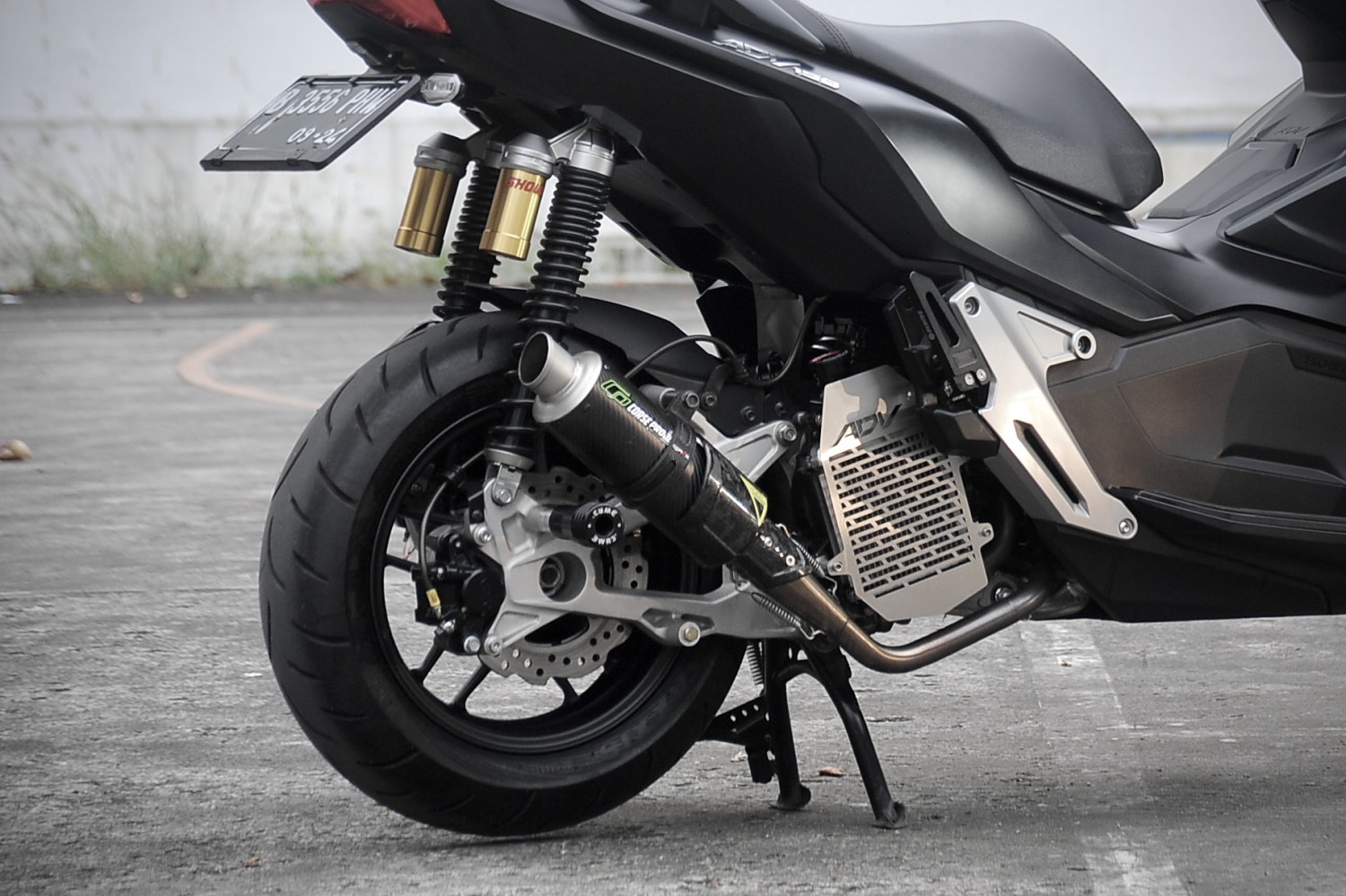 Ternyata Ini Sebabnya Roda Belakang Motor Matic Susah Dilepas