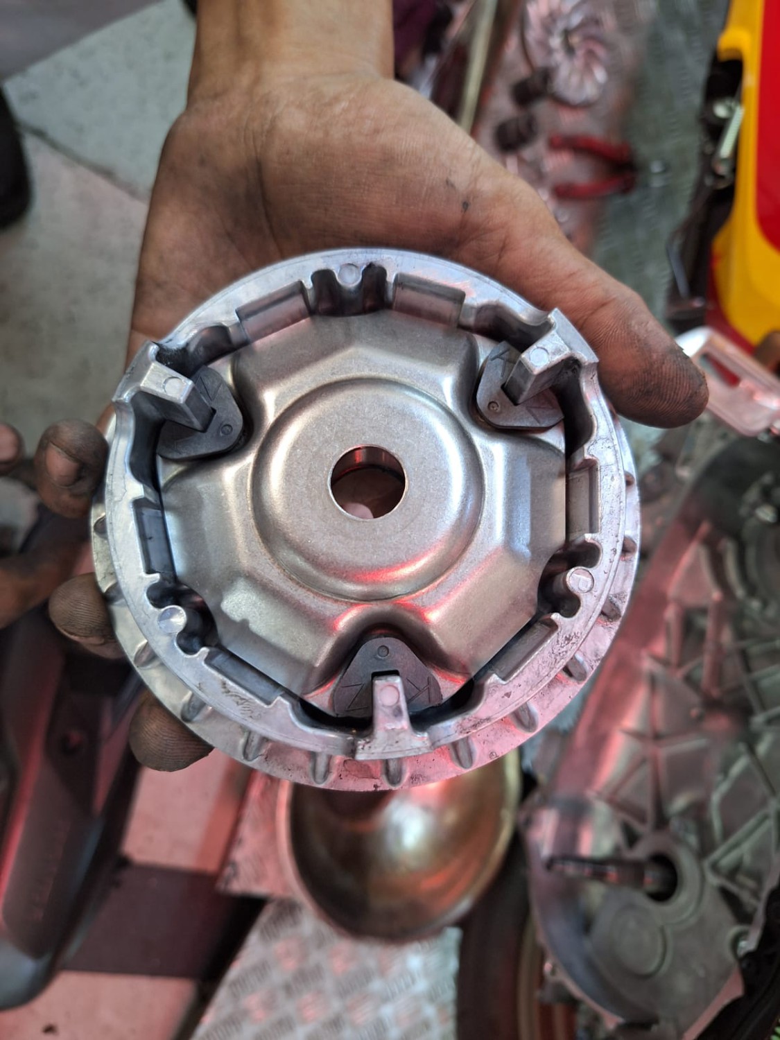 Ini Fungsi Dan Ciri-ciri Slide Piece Di CVT Motor Matic Rusak