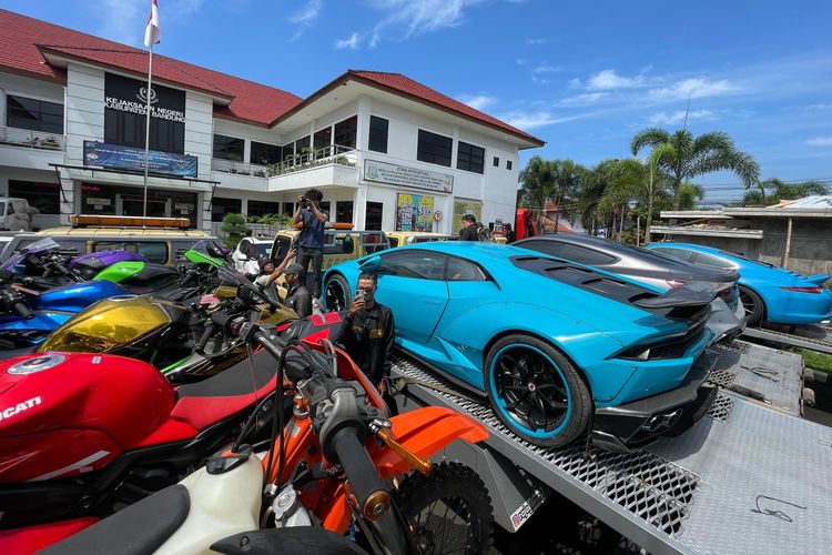 Lamborghini, Porsche, Lamborghini Hingga Porsche Doni Salmanan Laku Dilelang, Negara Untung Miliaran Rupiah