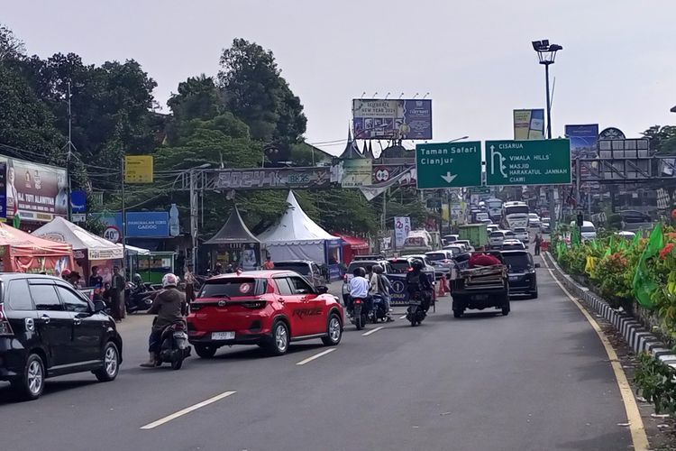 Puncak Bogor Diserbu Wisatawan, Polisi Sebut 3 Titik Ini Rawan Macet