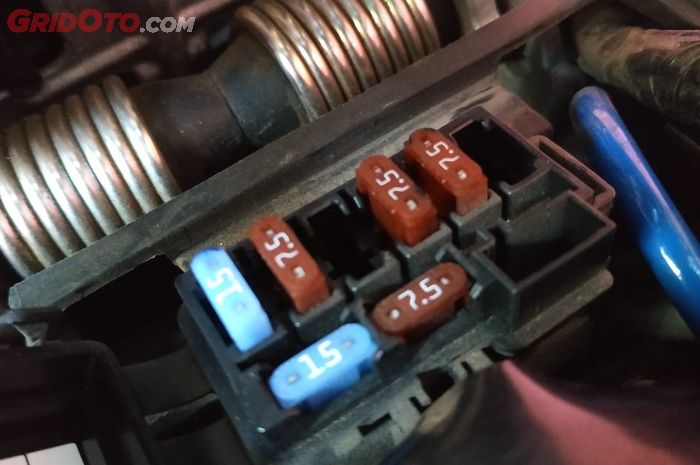 Bahaya! Ini Efeknya Pasang Sekring Terlalu Besar dari Bawaan motor