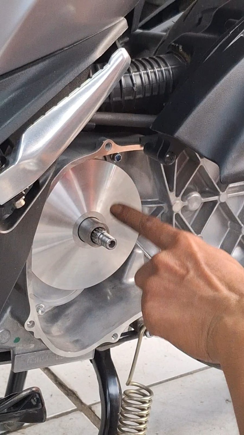 Bukan Hanya Kasar, Ini Dampak Lain Bushing Rumah Roller Motor Matic Oblak