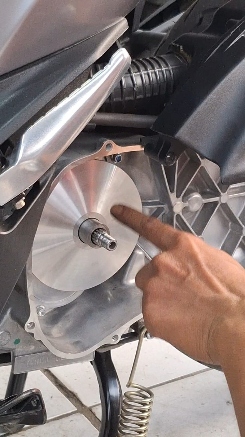 Bukan Hanya Kasar, Ini Dampak Lain Bushing Rumah Roller Motor Matic Oblak