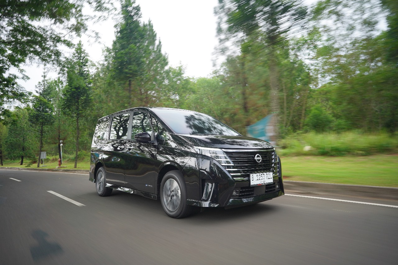Nissan, Nissan Serena, Honda e, Honda, Seberapa Irit BBM Nissan Serena e-POWER Vs Honda Step WGN e:HEV?