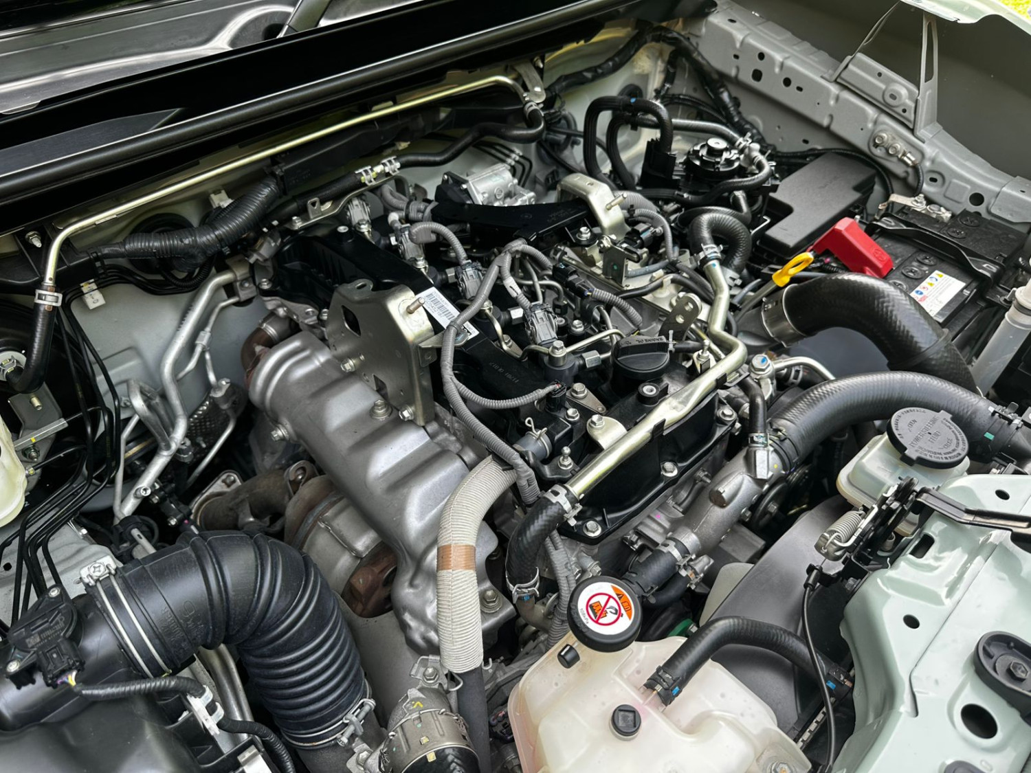 Alasan Volume Oli Mesin Diesel Lebih Banyak Dibanding Oli Mesin Bensin