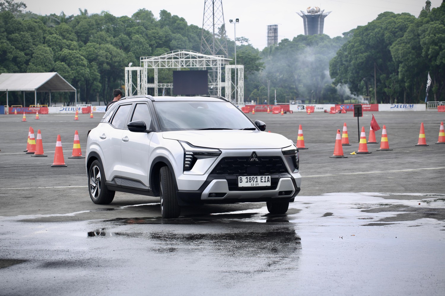 Aman Melibas Jalan Licin Saat Hujan, Ini Kecanggihan Drive Mode Wet Mitsubishi Xforce