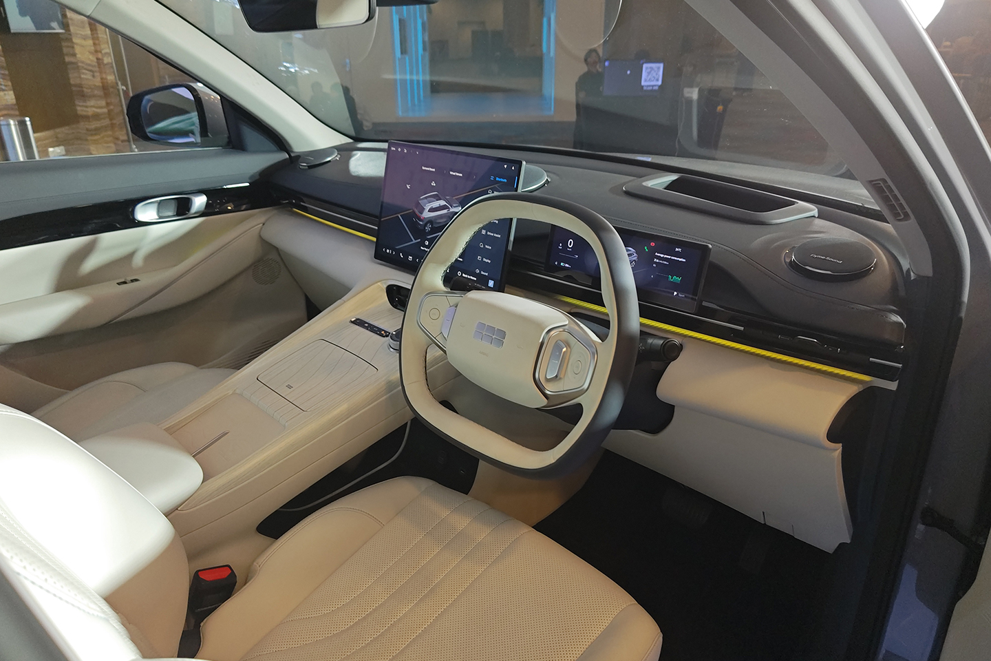 Tiga Fitur Geely EX5 Ini Bikin Kamu Santai Saat Perjalanan Jauh