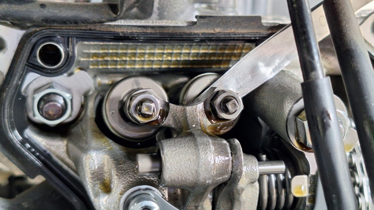 Tiga Ciri-ciri Klep Di Motor Bekas Yang Harus Segera Disetel Ulang