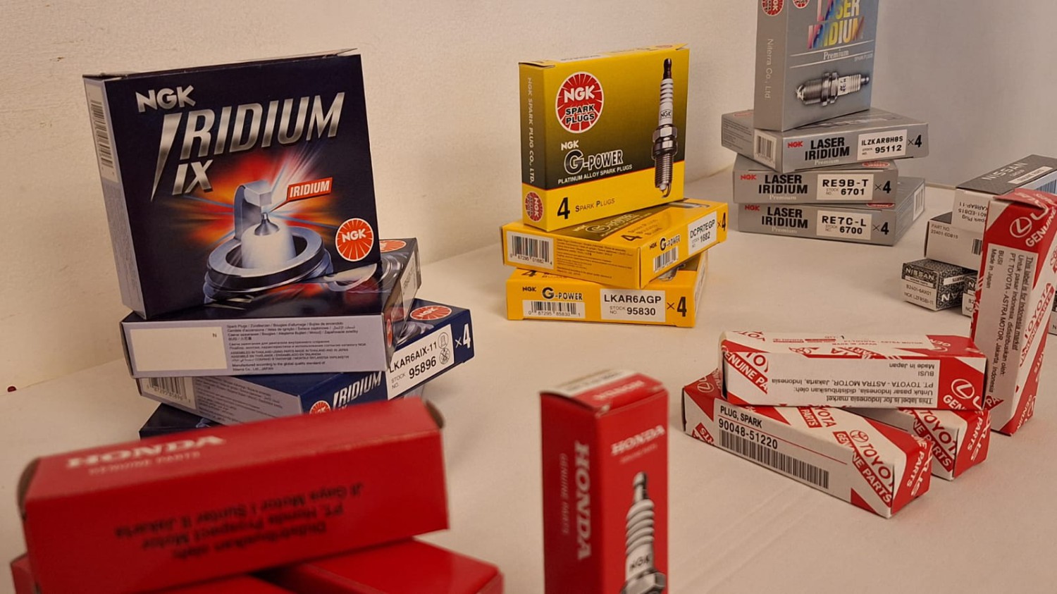 Busi Mobil Hybrid Wajib Pakai Tipe Iridium, Ini Dia Alasannya