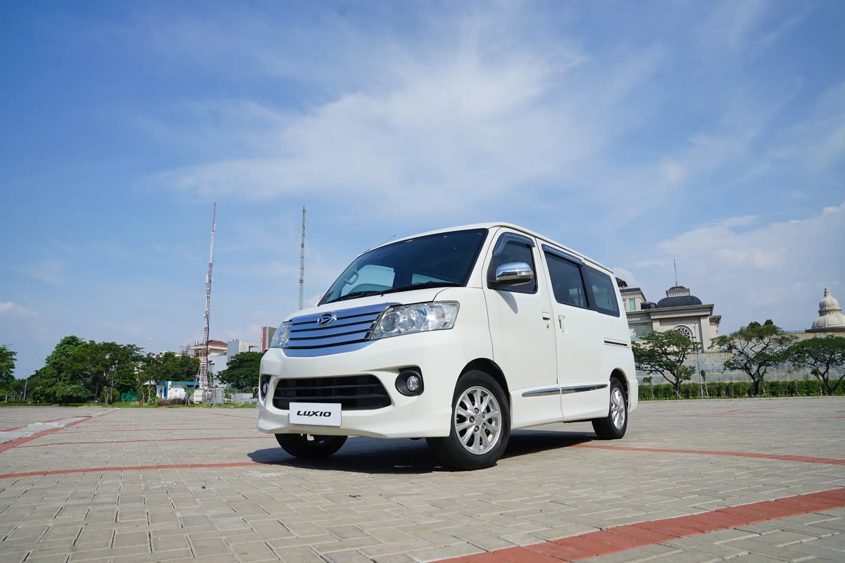 Mobil Bekas Pintu Geser, Harga Daihatsu Luxio 2018  Segini