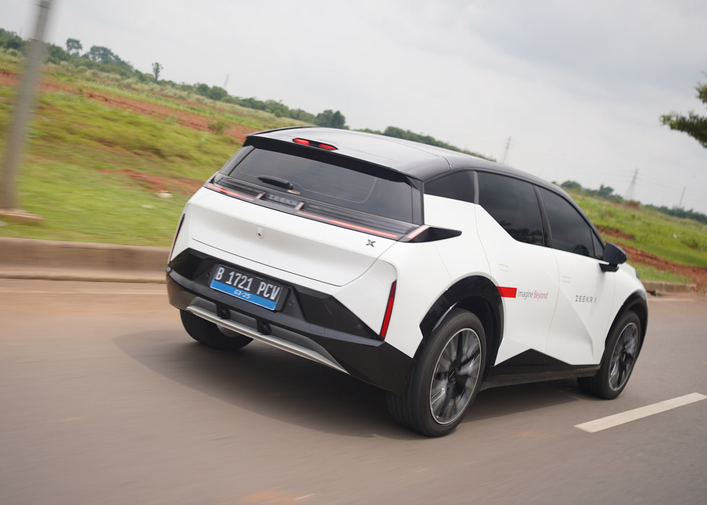 Pernah Mampir Ke Indonesia, Ternyata Segini Konsumsi Listrik Zeekr X