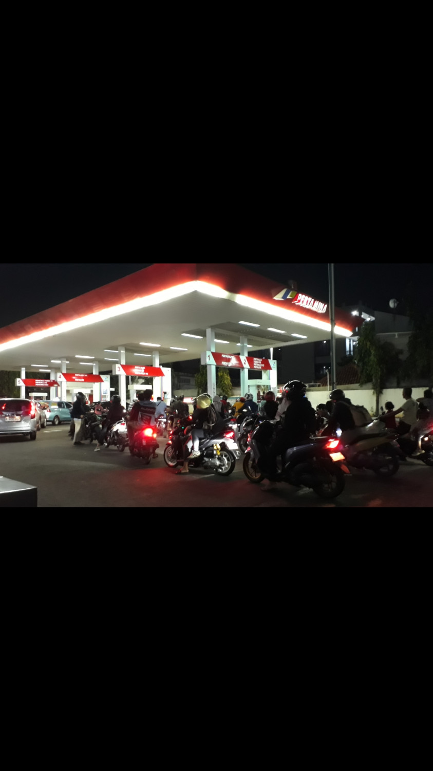 Bau Menyengat dan Tekstur Lengket, Kenali Ciri Pertamax dan Pertalite Basi