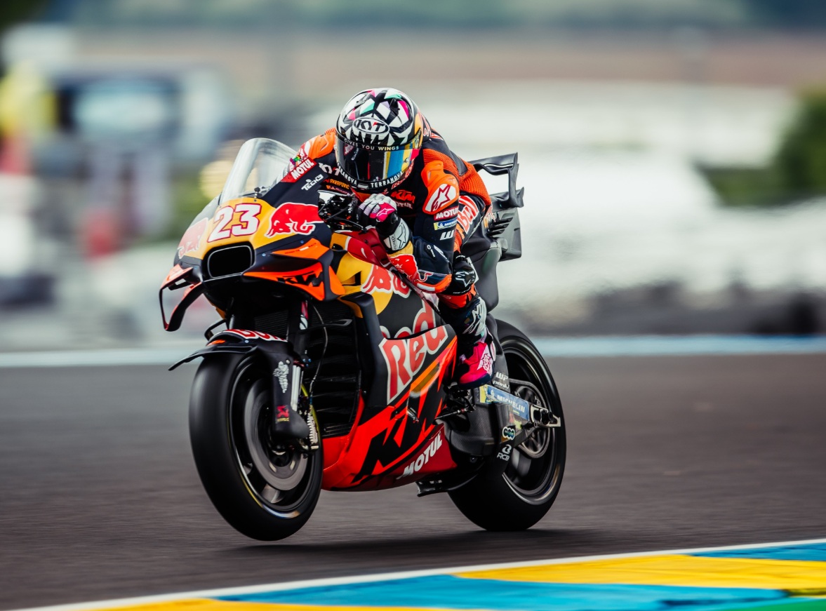 KTM, MotoGP, Enea Bastianini Bongkar Penyakit Motor KTM di MotoGP, Terasa Begini di Lintasan Lurus
