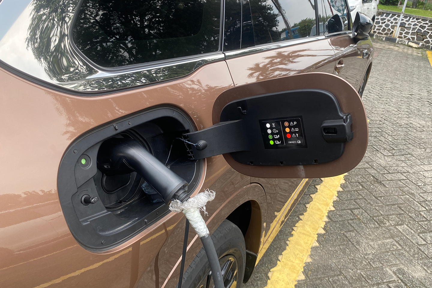 Biar Bensin Gak Basi, Isi Baterai Mazda CX-80 PHEV Bisa Pakai Ini