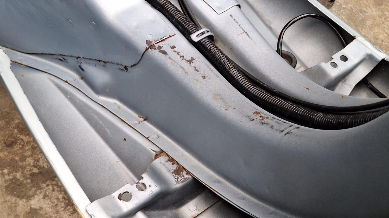 Nggak Enak Dilihat, Ini Cara Atasi Karat yang Menyerang Rangka Vespa Matik