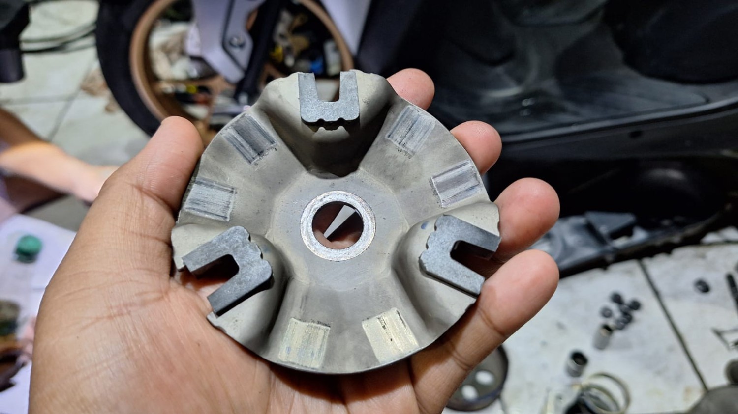 Ternyata Part Ini Penyebab Ada Bunyi Besi Beradu Di CVT Motor Matic