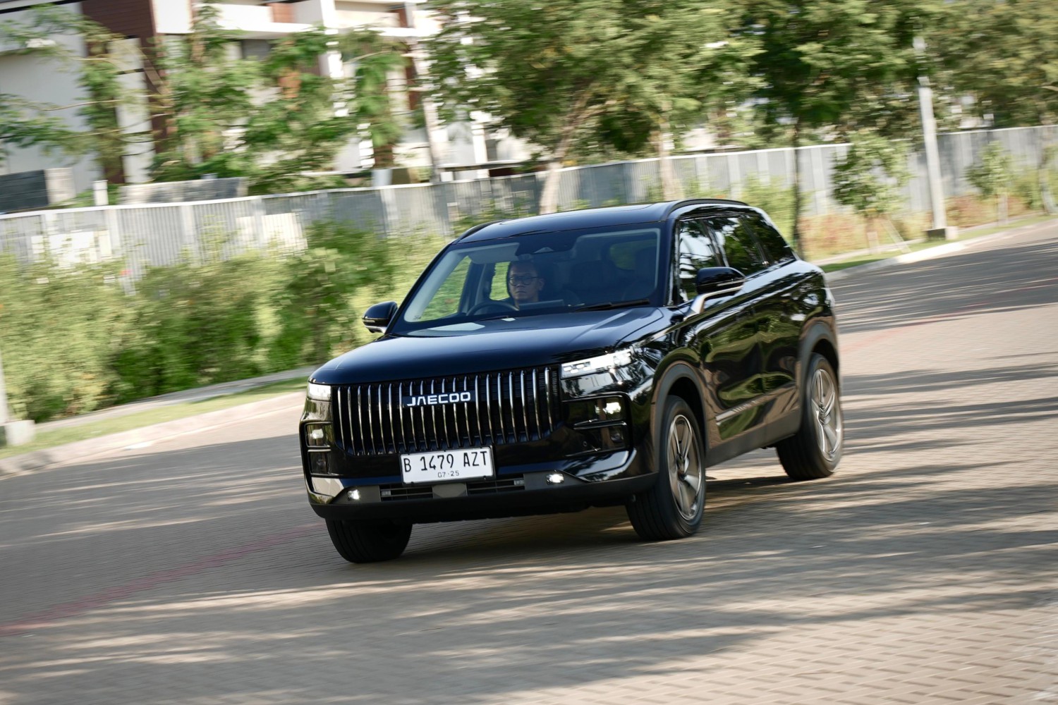 Duel SUV Hybrid Rp 400 Jutaan JAECOO J7 Vs Honda HR-V, Siapa Paling Kencang?