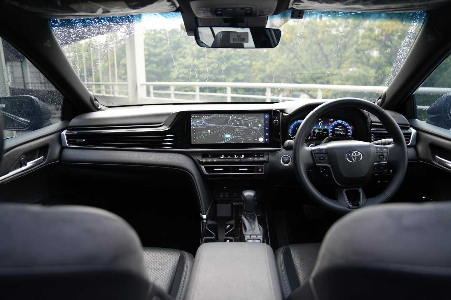 Revolusioner, Toyota Camry HEV Sabet The Best Large Sedan GridOto Award 2025