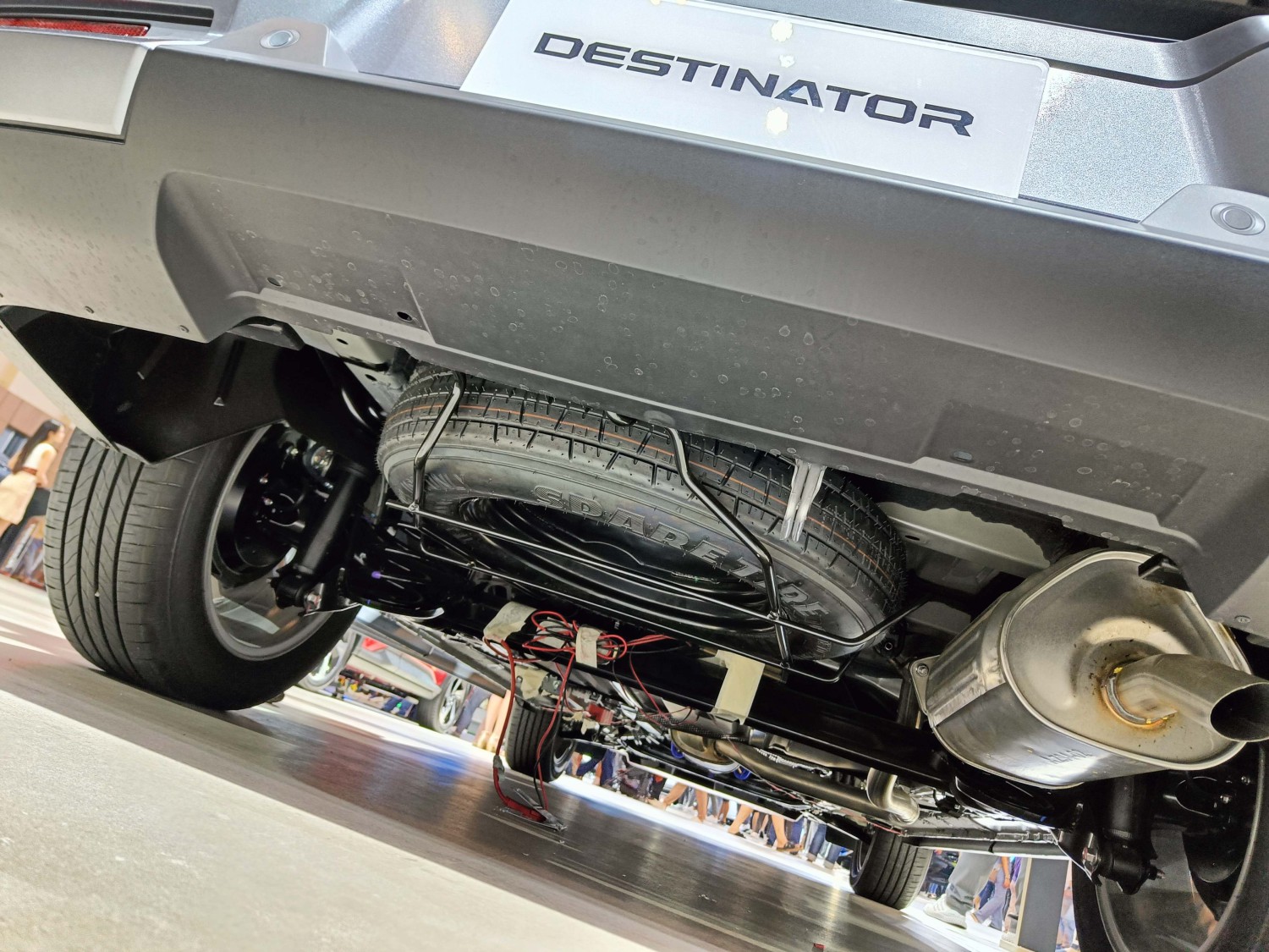 Ini Sebabnya Pemilik Mobil Bekas Harus Bersihkan Ban Serep Secara Berkala