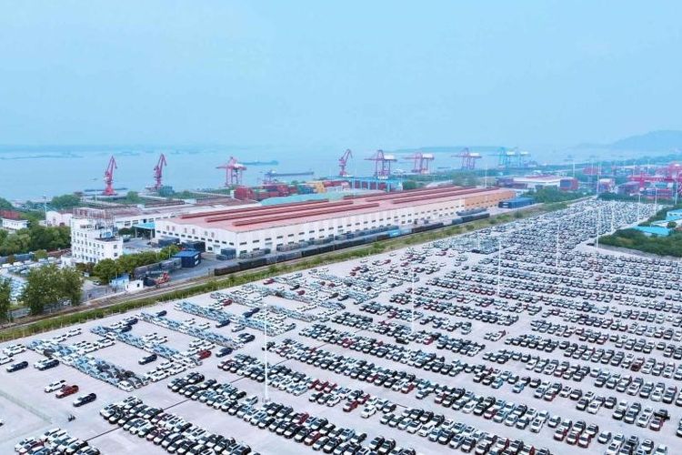 Badai 2026 Menghantam Mobil Listrik China, 50 Produsen Terancam Gulung Tikar