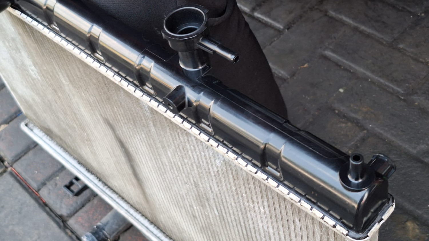 Jangan Sepelekan Radiator, Ini Penyebab Mesin Mobil Mudah Panas