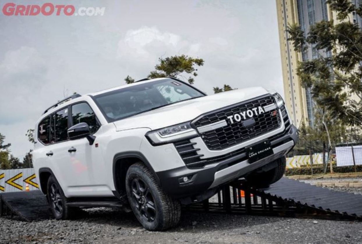 Pilihan SUV Gagah dan Sporty, Cek Harga Toyota Land Cruiser 300 per September 2025