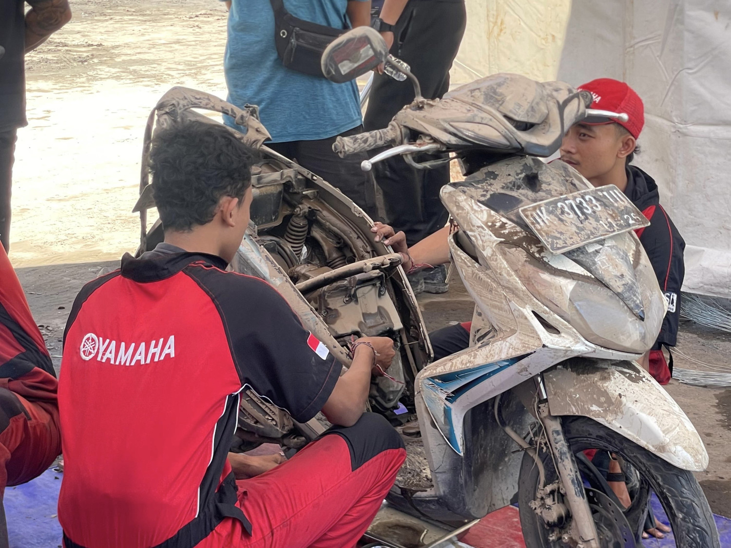 Posko Yamaha Untuk Bali, Warga Terdampak Banjir Dipersilakan Datang Servis Gratis
