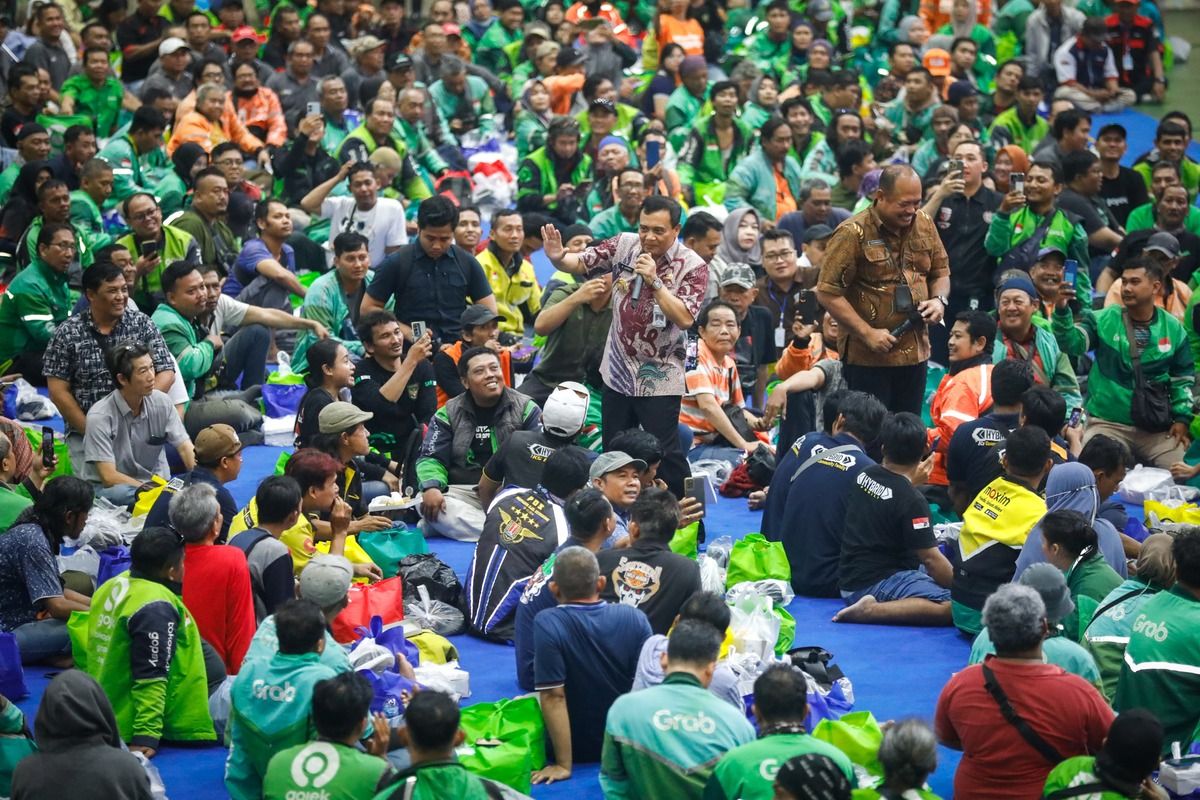 Ahmad Luthfi Bakar Duit, Bayari Biaya Perpanjang SIM Pengendara Ojek Online