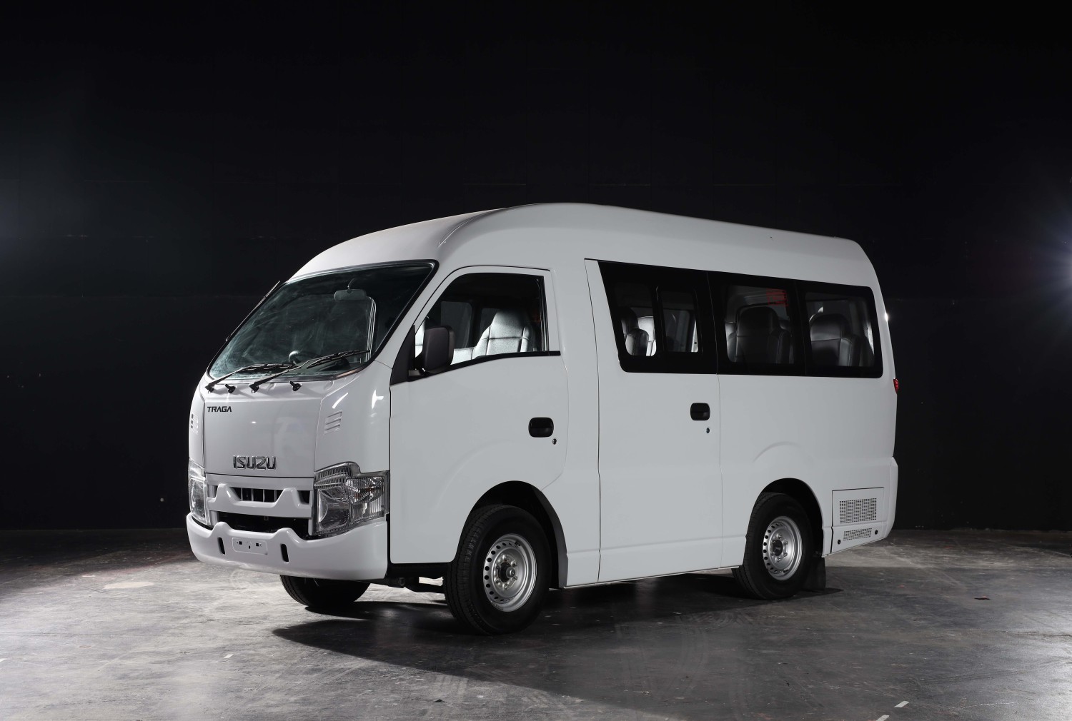 Traga Bus dari Isuzu Resmi Hadir, Kapasitas 11 Penumpang Mesin 4JA1 Tangguh