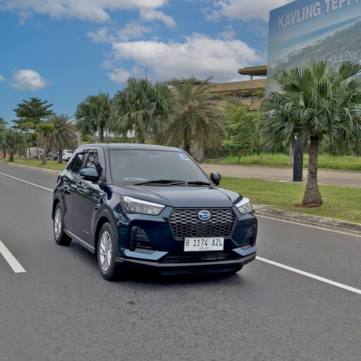 Lomba Adu Irit Daihatsu Rocky Hybrid, Konsumsi BBM-nya Bikin Motor Aja Minder