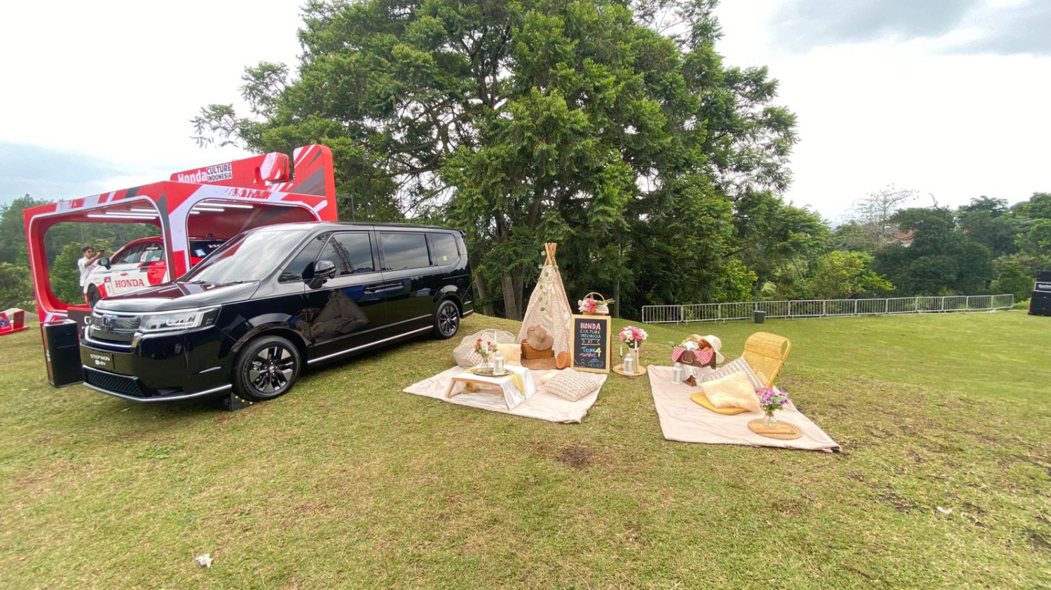 Honda Culture Indonesia Vol.2 Dimulai Serentak di Sumatera &amp; Jawa, Ratusan Mobil Mejeng di Jalanan