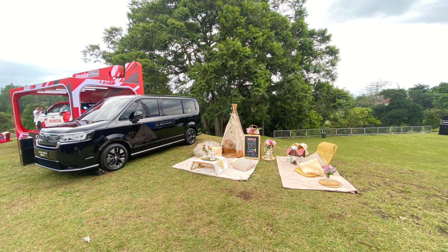 Honda Culture Indonesia Vol.2 Dimulai Serentak di Sumatera &amp; Jawa, Ratusan Mobil Mejeng di Jalanan