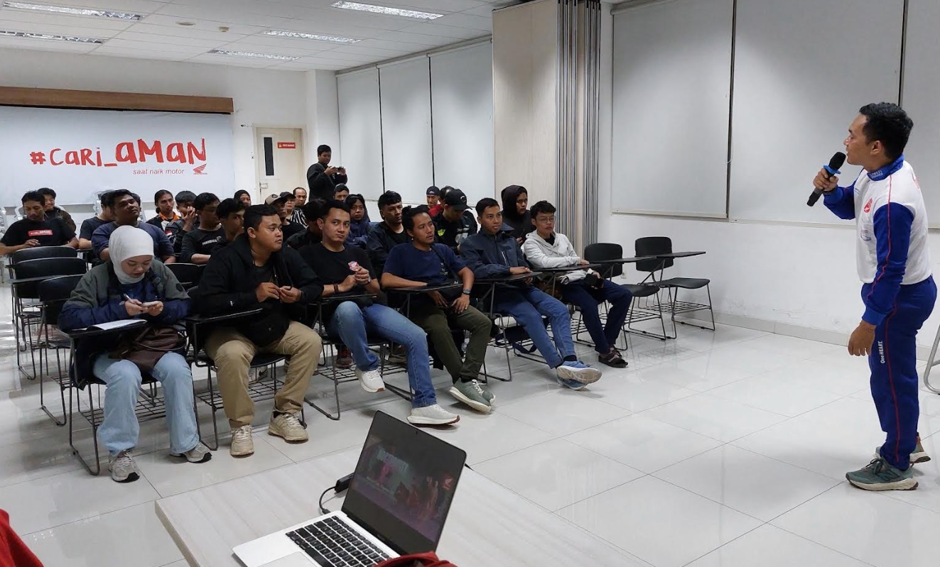 Serunya Night Ride Komunitas Honda Vario 125, Astra Motor Yogyakarta Kasih Bekal Istimewa