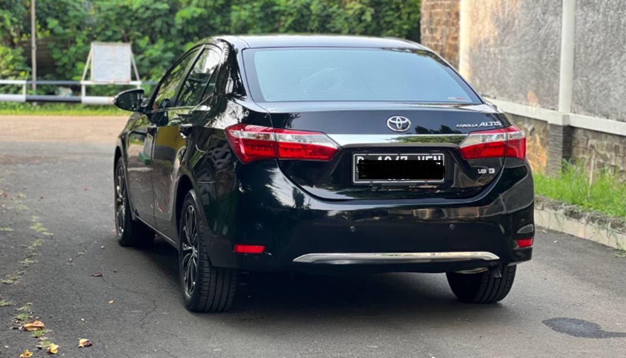 Toyota Corolla Altis 2015, Sedan Mewah Harga Cukup Terjangkau